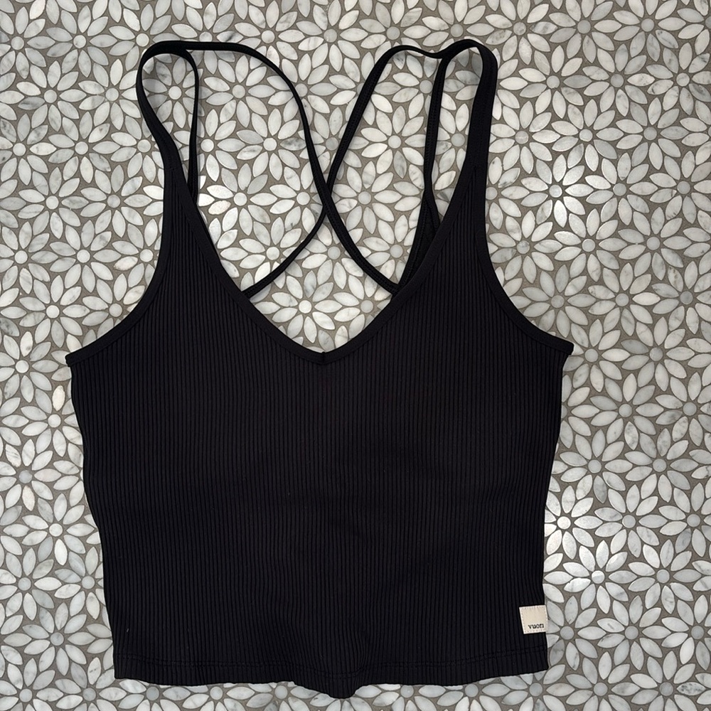 Vuori Black Ribbed Crop Top
